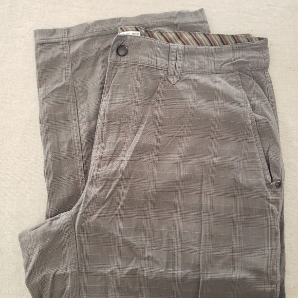 Lululemon – Technical Golf Pants - Picture 3 of 7